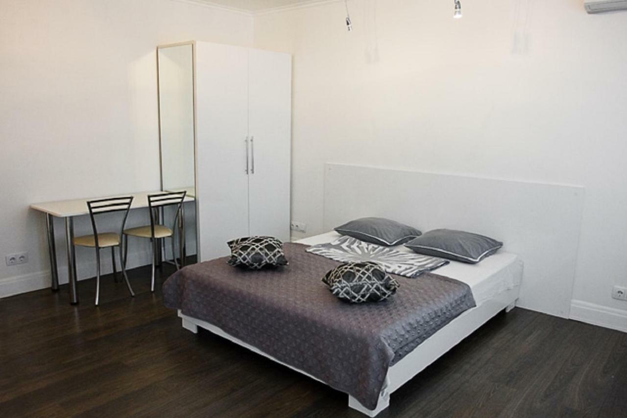Great Studio Near The Pechersk Киев Экстерьер фото